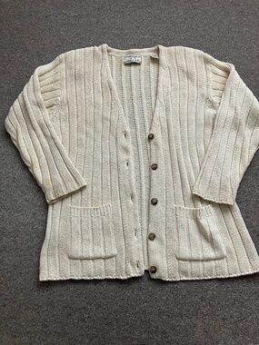 Women’s Woods and Gray Cream Cardigan Size Medium